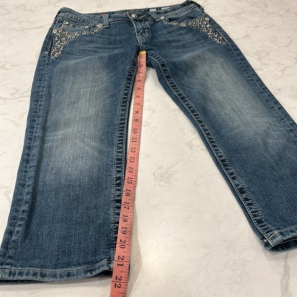 Miss Me Embellished Cuffed Capri Women’s Jeans Size 27 - Picture 10 of 16